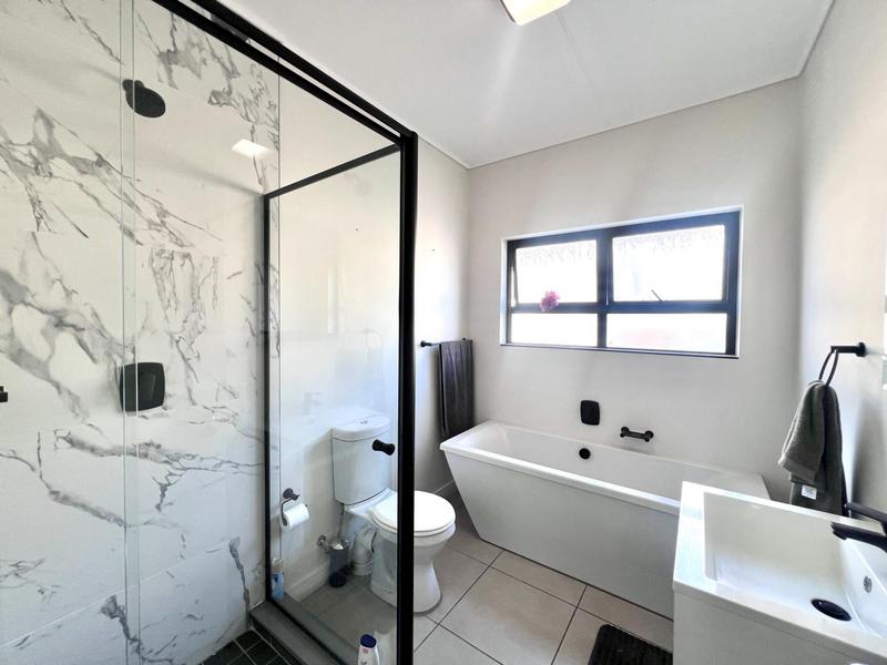2 Bedroom Property for Sale in The Huntsman Western Cape